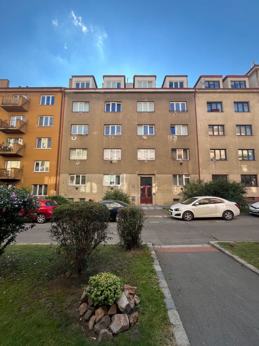 Pronájem bytu 2+kk 36 m², Pod Strojírnami, Praha, Praha Pronájem bytu 2+kk 36 m², Pod Strojírnami, Praha, Praha