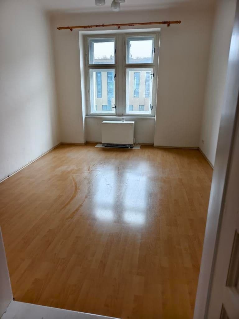Pronájem bytu 3+1 62 m², Plzeňská, Praha, Praha Pronájem bytu 3+1 62 m², Plzeňská, Praha, Praha