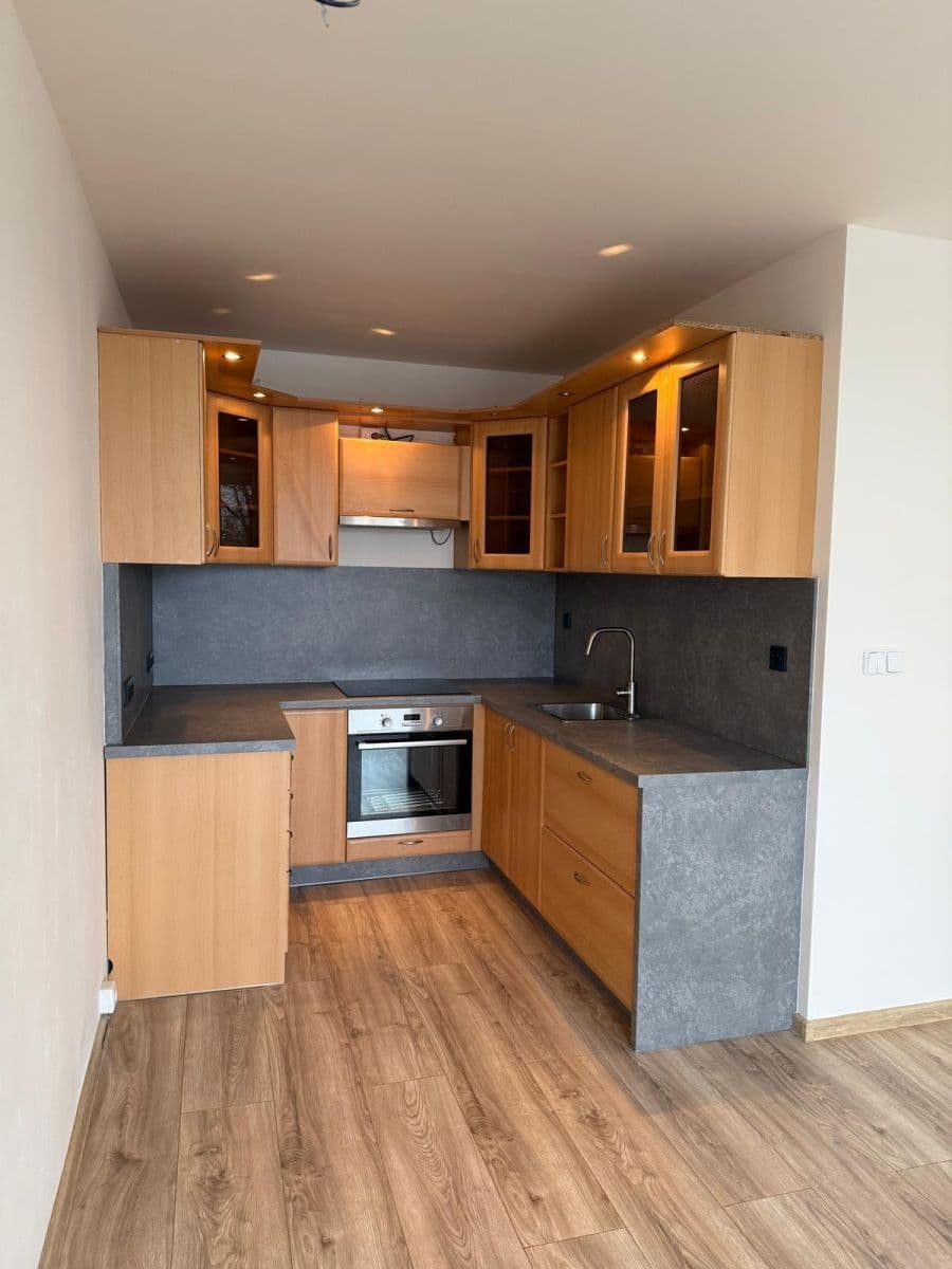 Pronájem bytu 2+kk 40 m², Třebenická, Praha, Praha Pronájem bytu 2+kk 40 m², Třebenická, Praha, Praha