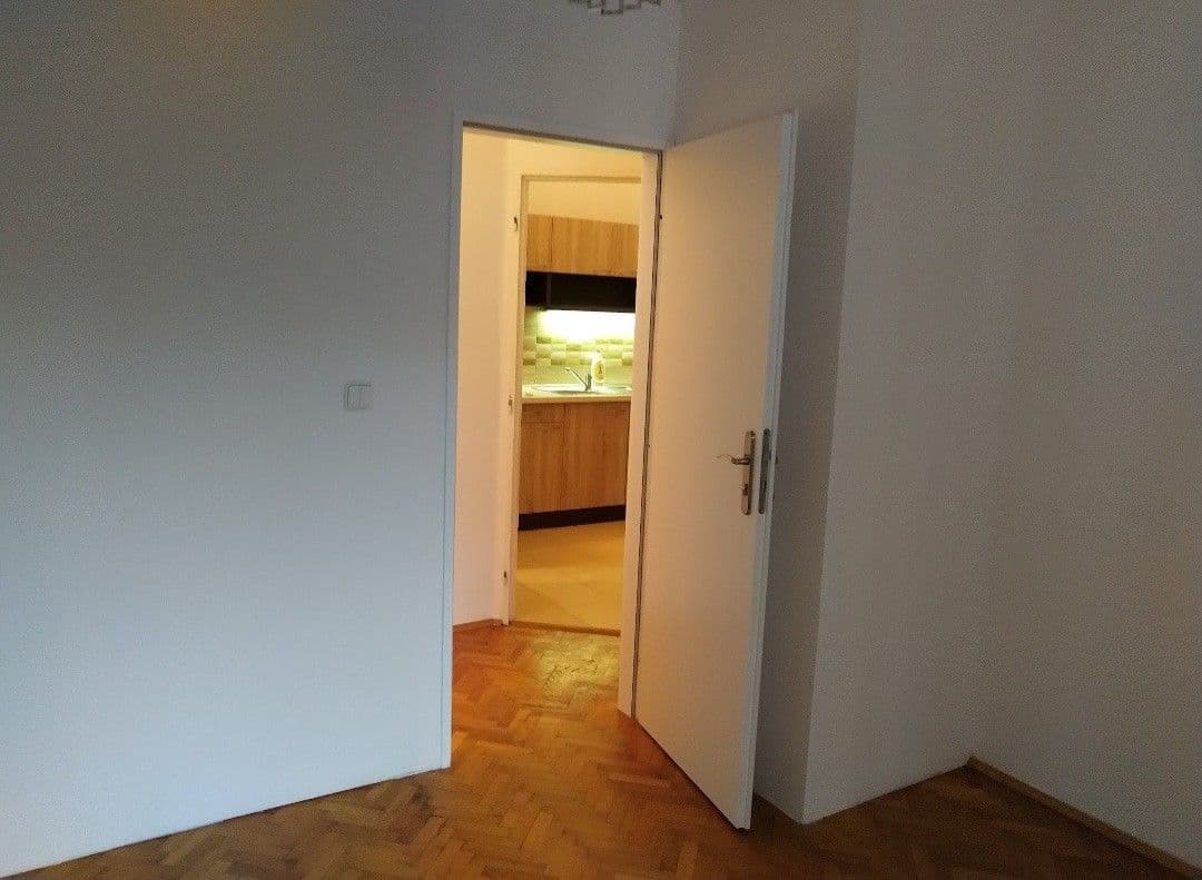 Prodej bytu 2+kk 38 m², Plzeňská, Praha, Praha Prodej bytu 2+kk 38 m², Plzeňská, Praha, Praha