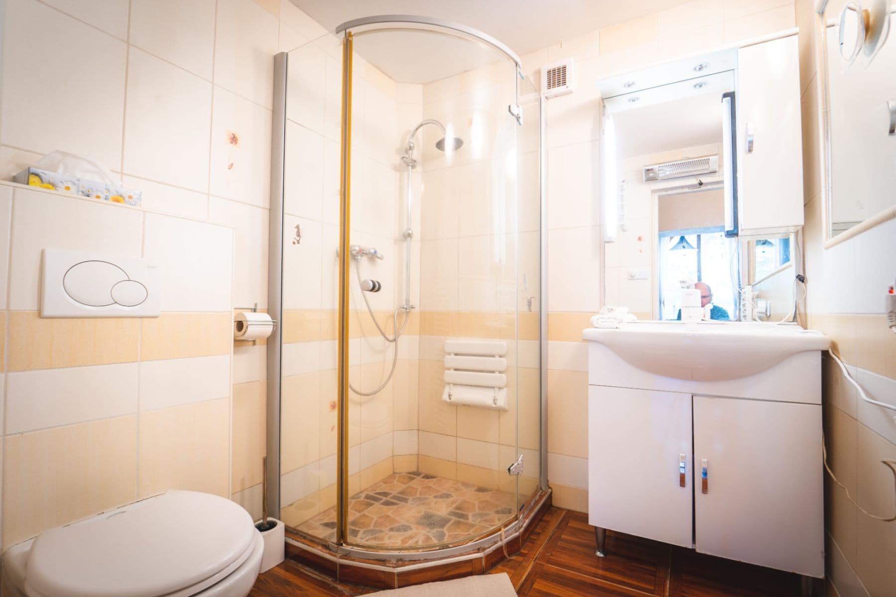 Prodej domu 241 m², pozemek 2.209 m², Chrášťany, Středočeský kraj Prodej domu 241 m², pozemek 2.209 m², Chrášťany, Středočeský kraj