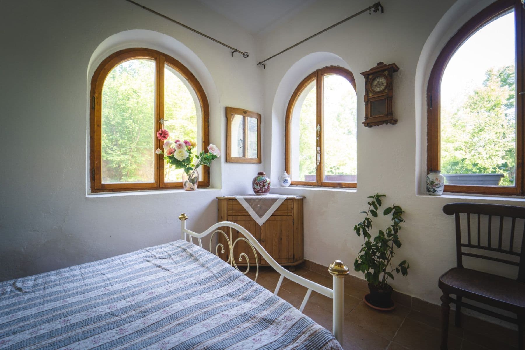 Prodej domu 241 m², pozemek 2.209 m², Chrášťany, Středočeský kraj Prodej domu 241 m², pozemek 2.209 m², Chrášťany, Středočeský kraj