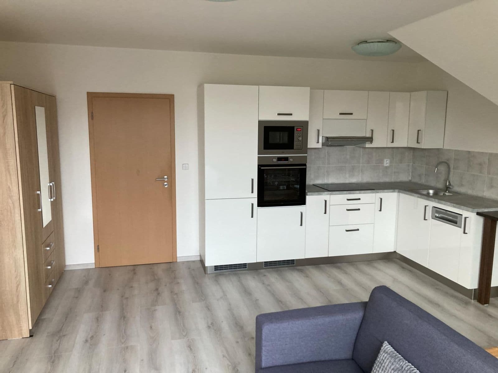 Pronájem bytu 1+kk 36 m², K Šátalce, Jesenice, Středočeský kraj Pronájem bytu 1+kk 36 m², K Šátalce, Jesenice, Středočeský kraj