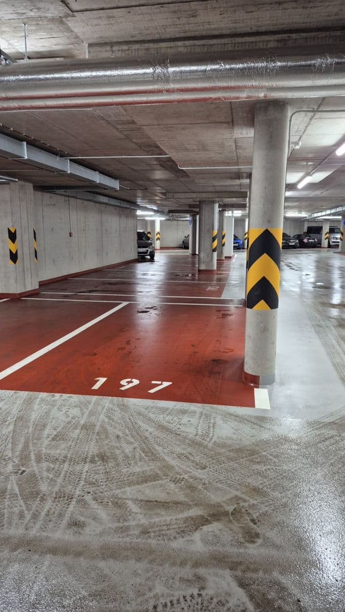 Pronájem garáže 13 m², V Třešňovce, Praha, Praha Pronájem garáže 13 m², V Třešňovce, Praha, Praha