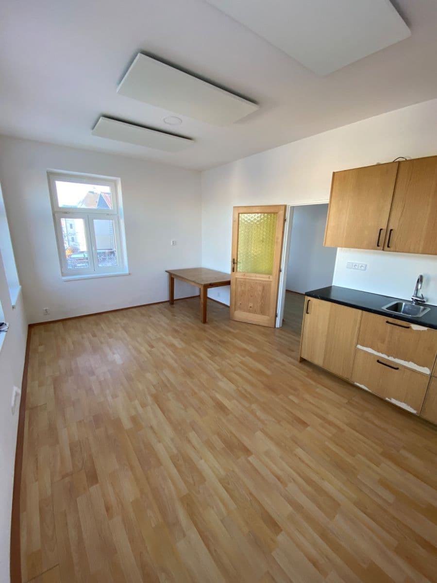 Pronájem bytu 1+kk 28 m², Pod Hájem, Jablonec nad Nisou, Liberecký kraj Pronájem bytu 1+kk 28 m², Pod Hájem, Jablonec nad Nisou, Liberecký kraj