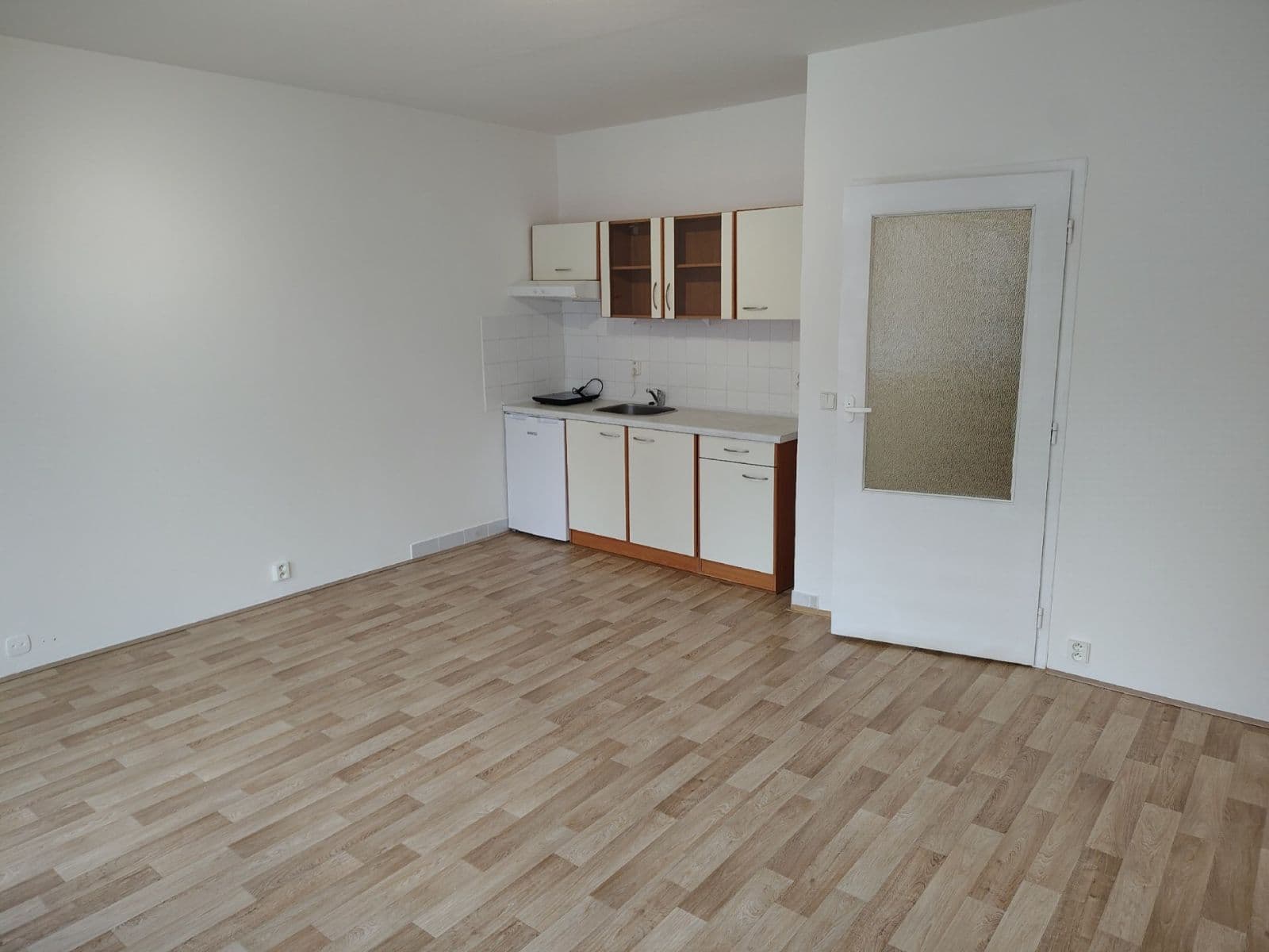 Pronájem bytu 1+kk 34 m², Uzbecká, Brno, Jihomoravský kraj Pronájem bytu 1+kk 34 m², Uzbecká, Brno, Jihomoravský kraj