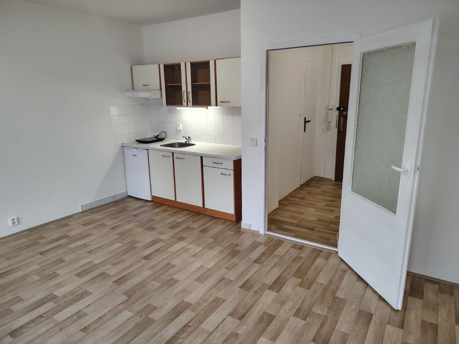 Pronájem bytu 1+kk 34 m², Uzbecká, Brno, Jihomoravský kraj Pronájem bytu 1+kk 34 m², Uzbecká, Brno, Jihomoravský kraj