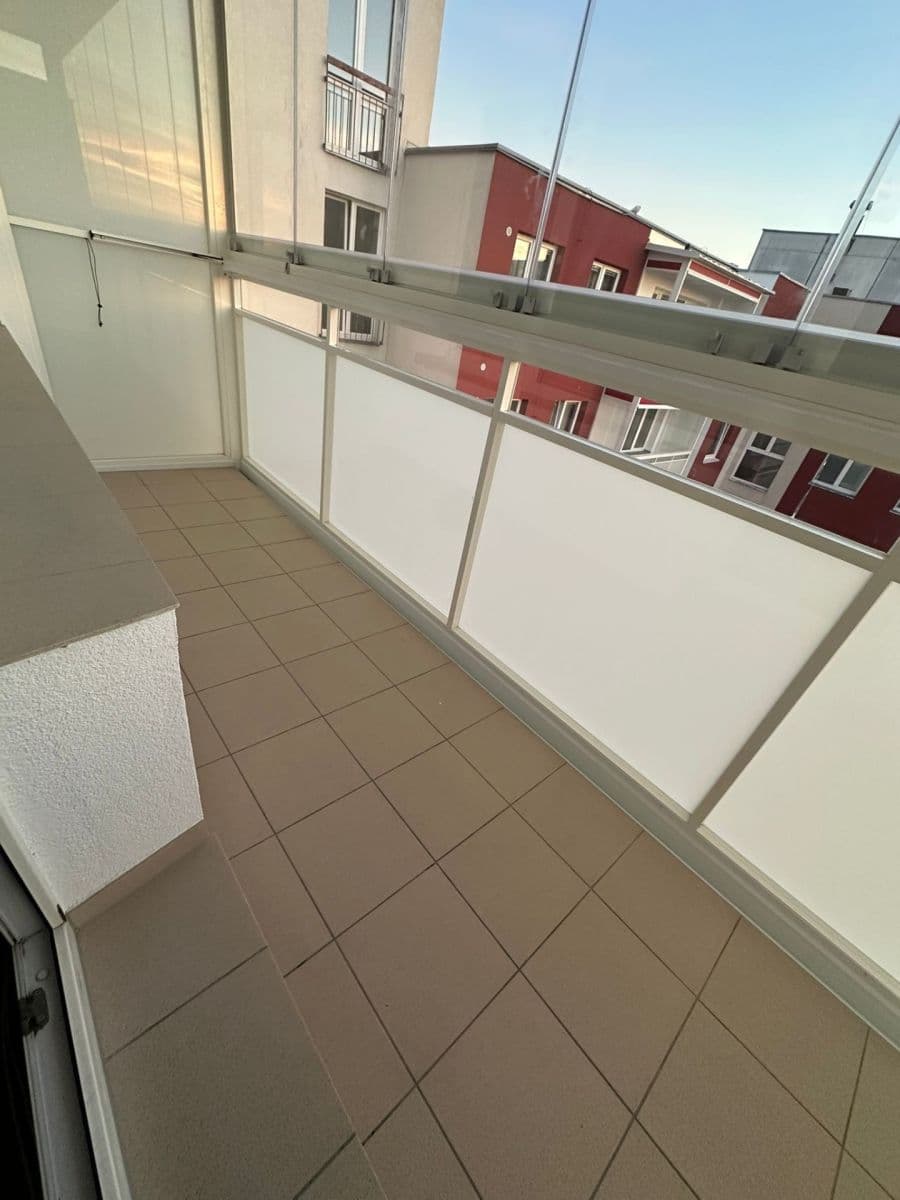 Pronájem bytu 3+1 72 m², Bořetická, Brno, Jihomoravský kraj Pronájem bytu 3+1 72 m², Bořetická, Brno, Jihomoravský kraj