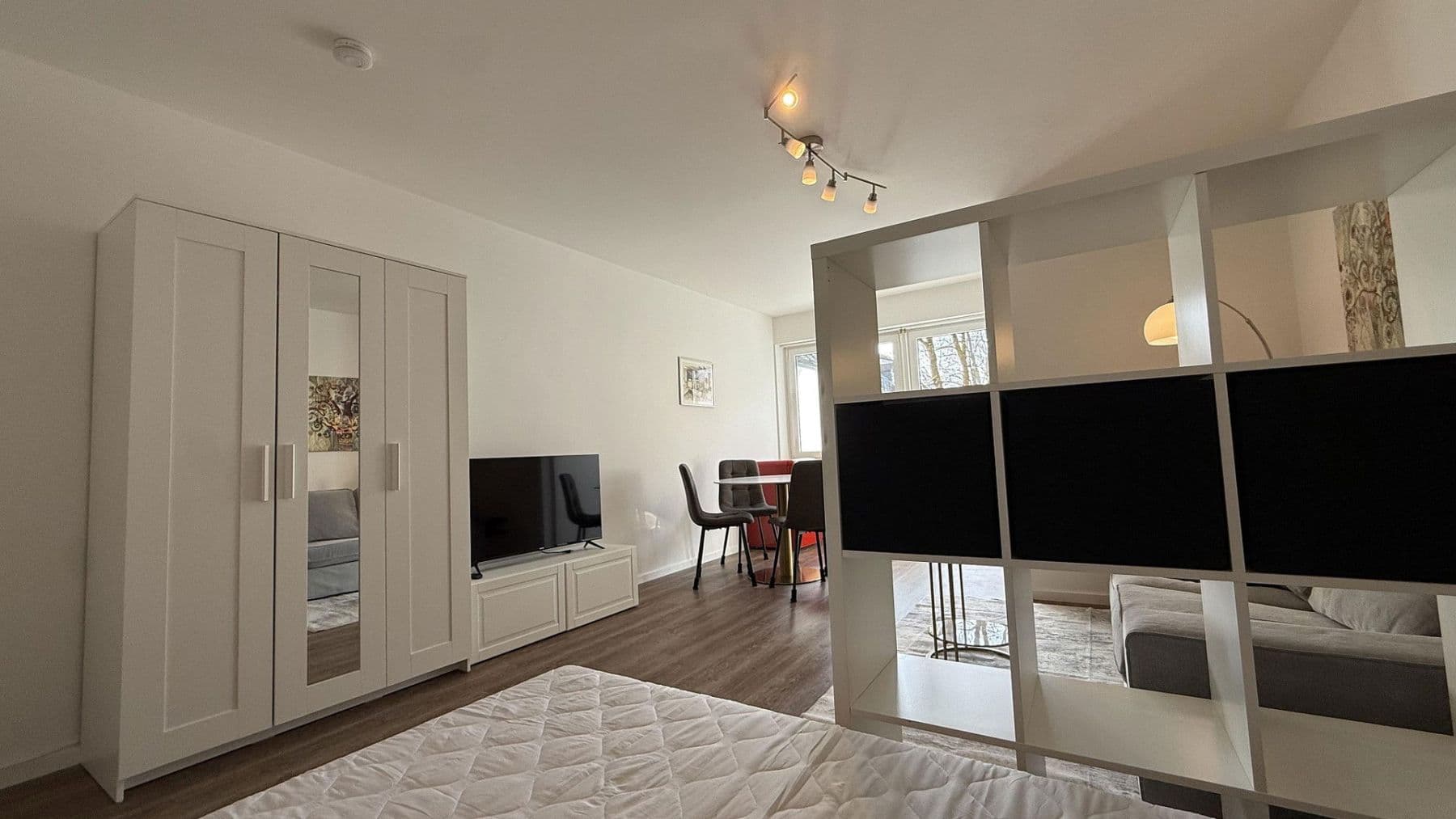 Pronájem bytu 1+1 34 m², Galgenbachweg 1b, Neufahrn bei Freising, Bavorsko Pronájem bytu 1+1 34 m², Galgenbachweg 1b, Neufahrn bei Freising, Bavorsko