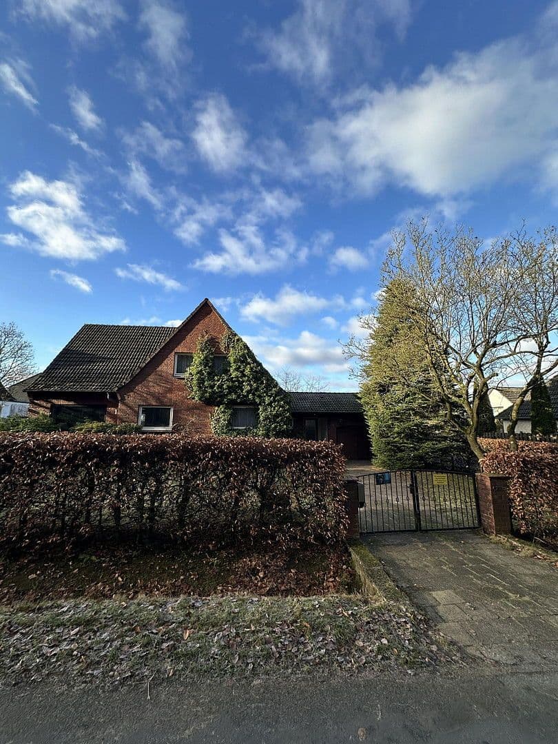 Prodej domu 142 m², pozemek 1.000 m², Marquardtsweg, Seevetal, Dolní Sasko Prodej domu 142 m², pozemek 1.000 m², Marquardtsweg, Seevetal, Dolní Sasko