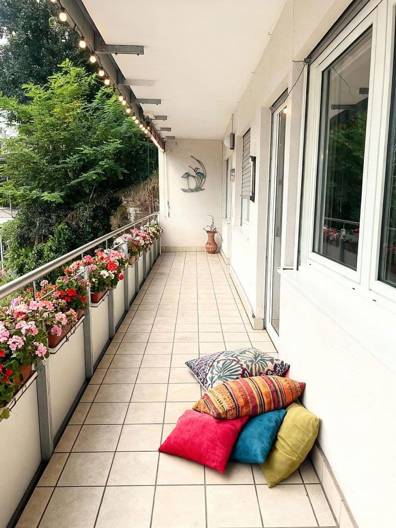 Prodej bytu 4+1 98 m², Botnanger Steige 18, Stuttgart, Bádensko-Württembersko Prodej bytu 4+1 98 m², Botnanger Steige 18, Stuttgart, Bádensko-Württembersko