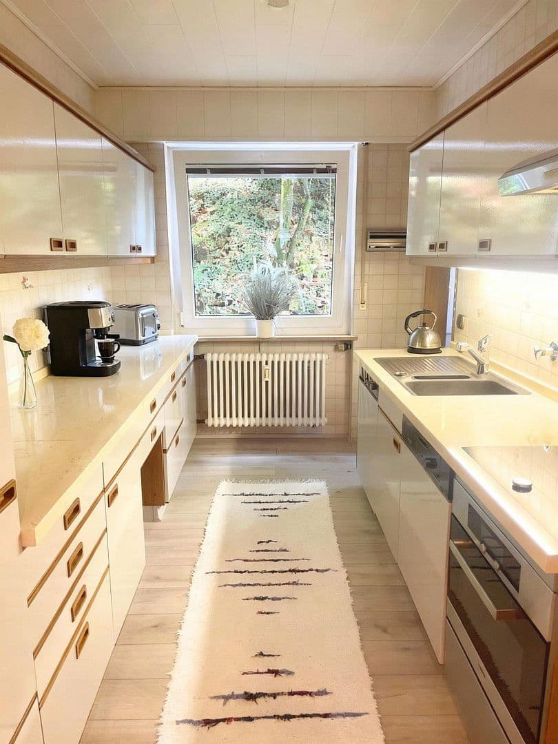 Prodej bytu 4+1 98 m², Botnanger Steige 18, Stuttgart, Bádensko-Württembersko Prodej bytu 4+1 98 m², Botnanger Steige 18, Stuttgart, Bádensko-Württembersko