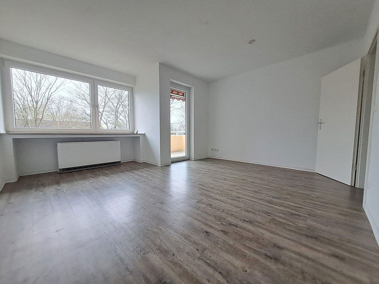Pronájem bytu 3+1 65 m², Duisburg, Severní Porýní-Vestfálsko Pronájem bytu 3+1 65 m², Duisburg, Severní Porýní-Vestfálsko