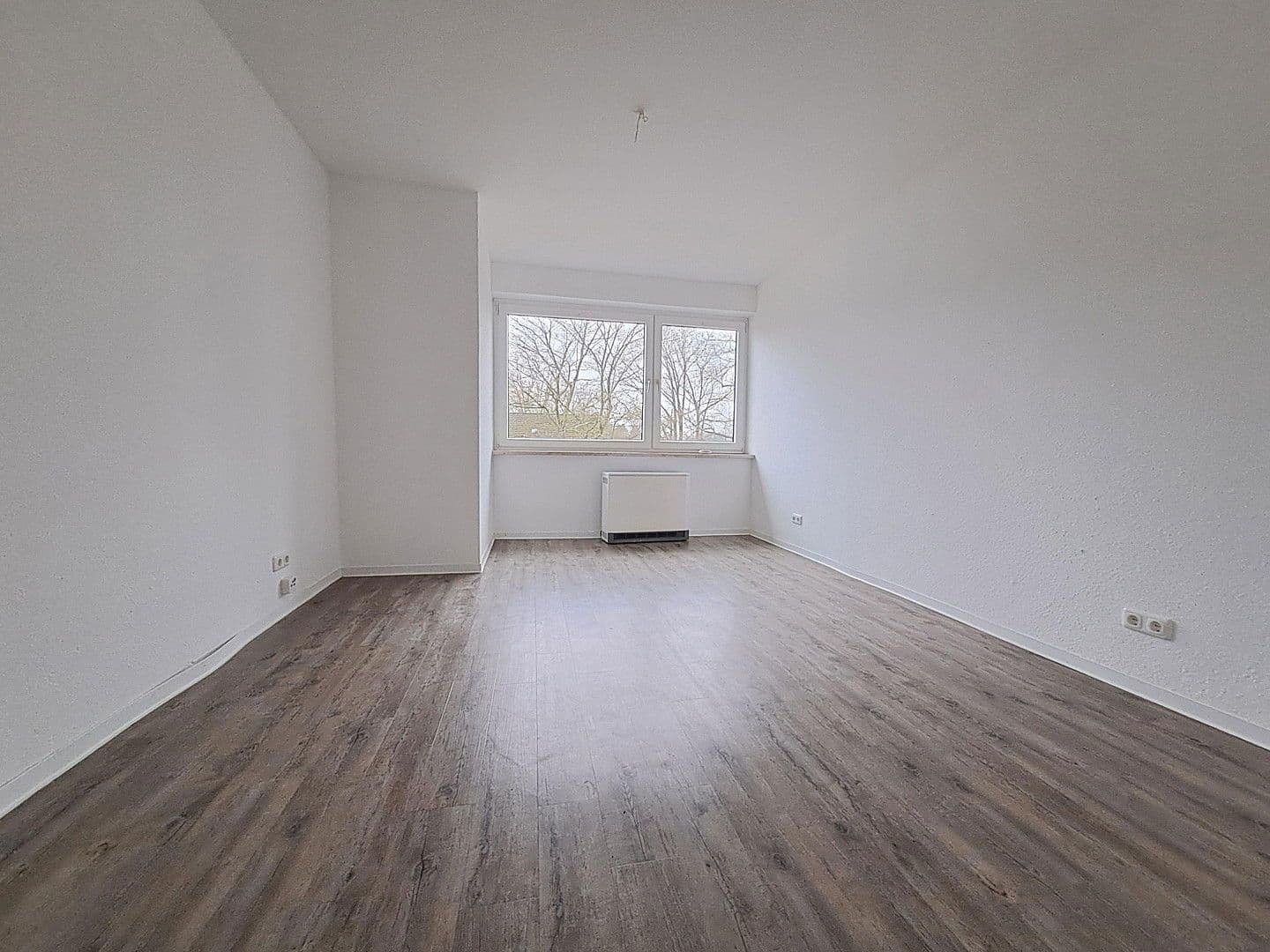 Pronájem bytu 3+1 65 m², Duisburg, Severní Porýní-Vestfálsko Pronájem bytu 3+1 65 m², Duisburg, Severní Porýní-Vestfálsko