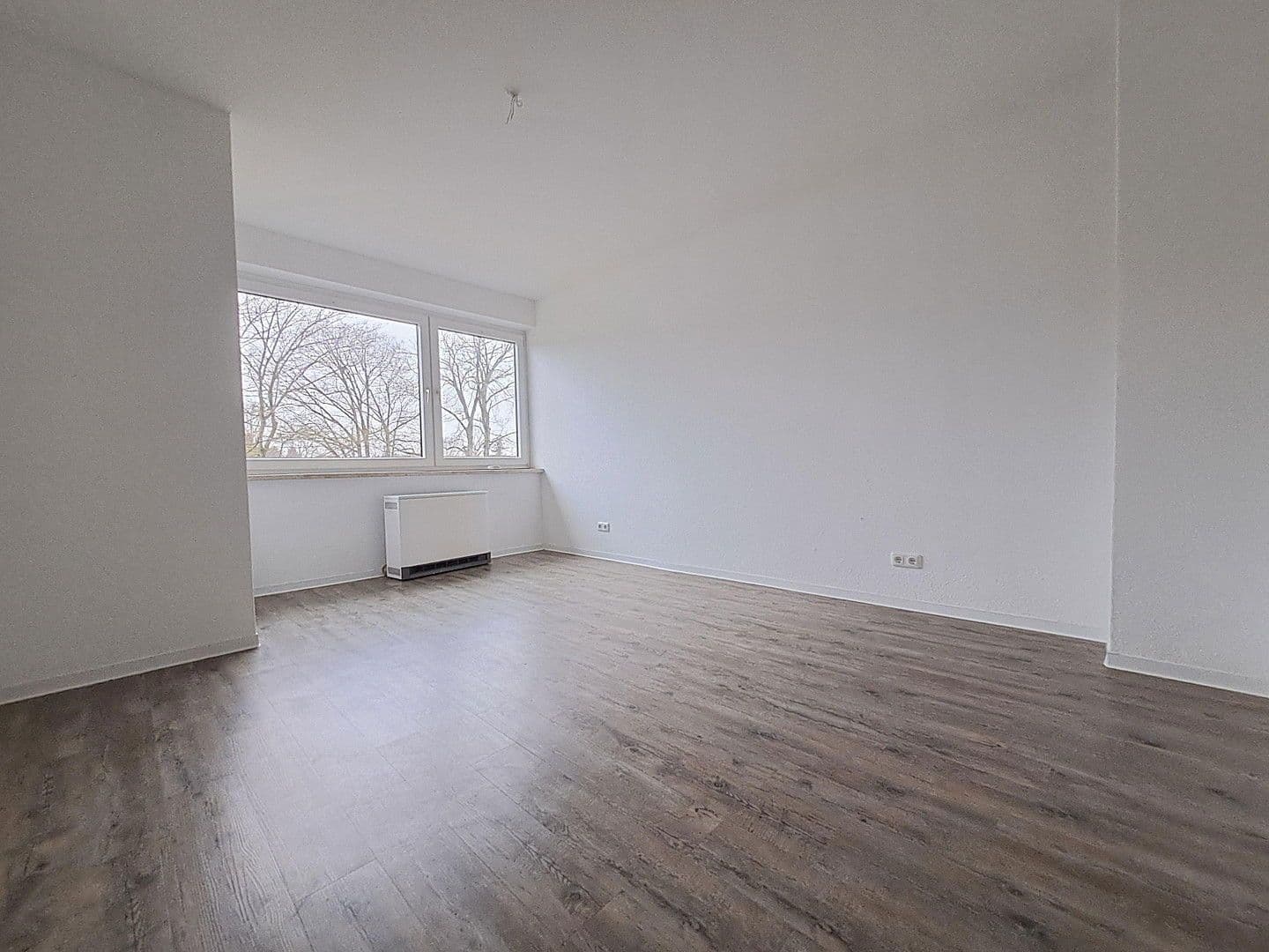 Pronájem bytu 3+1 65 m², Duisburg, Severní Porýní-Vestfálsko Pronájem bytu 3+1 65 m², Duisburg, Severní Porýní-Vestfálsko
