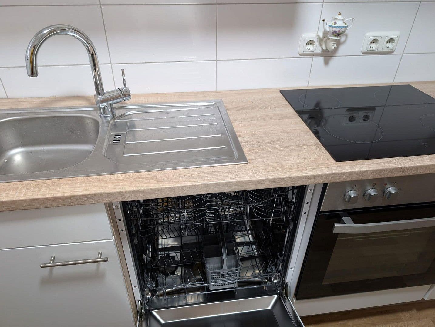 Pronájem bytu 3+1 65 m², Duisburg, Severní Porýní-Vestfálsko Pronájem bytu 3+1 65 m², Duisburg, Severní Porýní-Vestfálsko