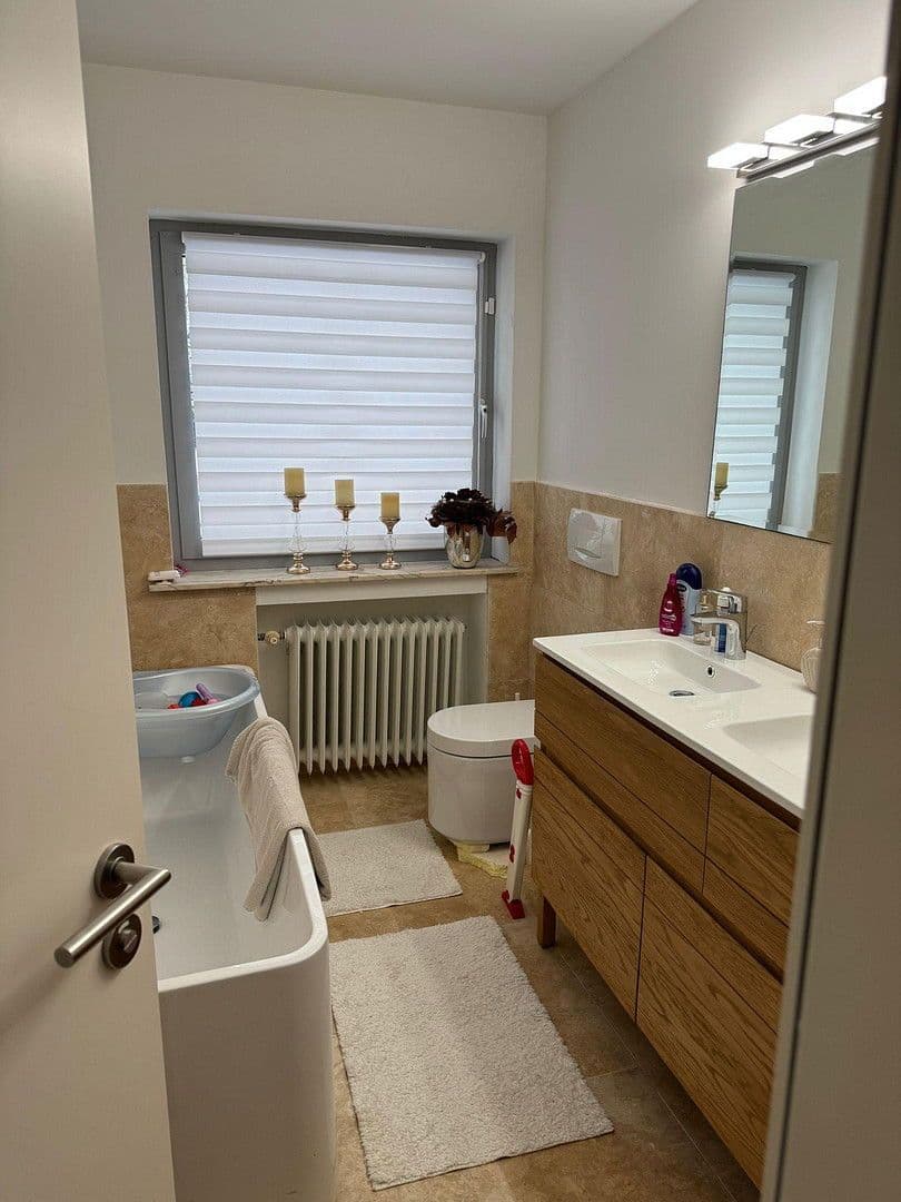 Pronájem bytu 5+1 140 m², Forstweg 4, Melle, Dolní Sasko Pronájem bytu 5+1 140 m², Forstweg 4, Melle, Dolní Sasko