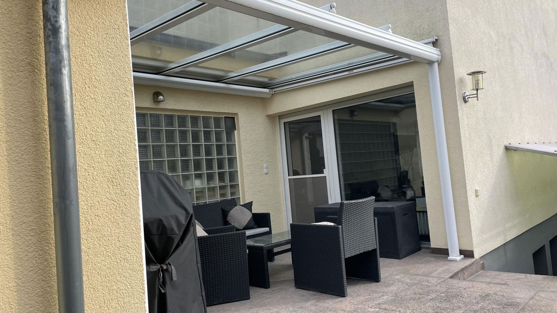 Pronájem domu 215 m², pozemek 599 m², Nauheim, Hessen Pronájem domu 215 m², pozemek 599 m², Nauheim, Hessen