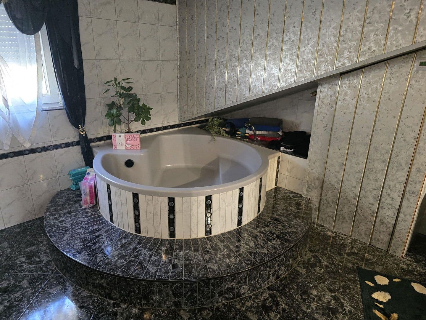 Prodej bytu 604 m², Saarbrücken, Země Sársko Prodej bytu 604 m², Saarbrücken, Země Sársko