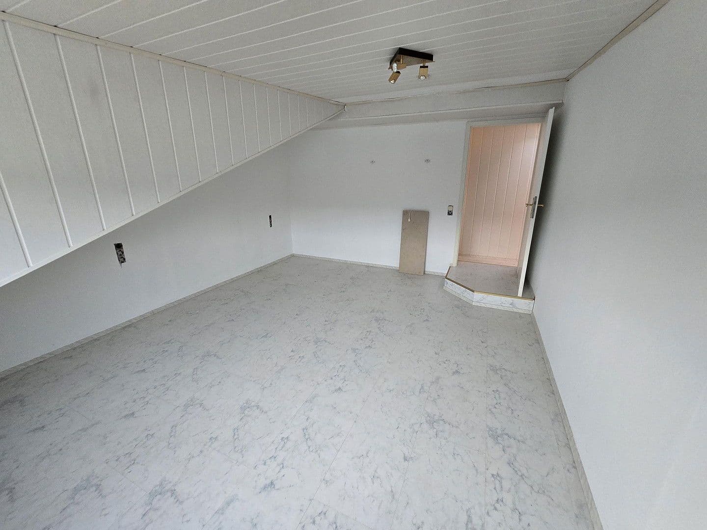 Prodej bytu 604 m², Saarbrücken, Země Sársko Prodej bytu 604 m², Saarbrücken, Země Sársko