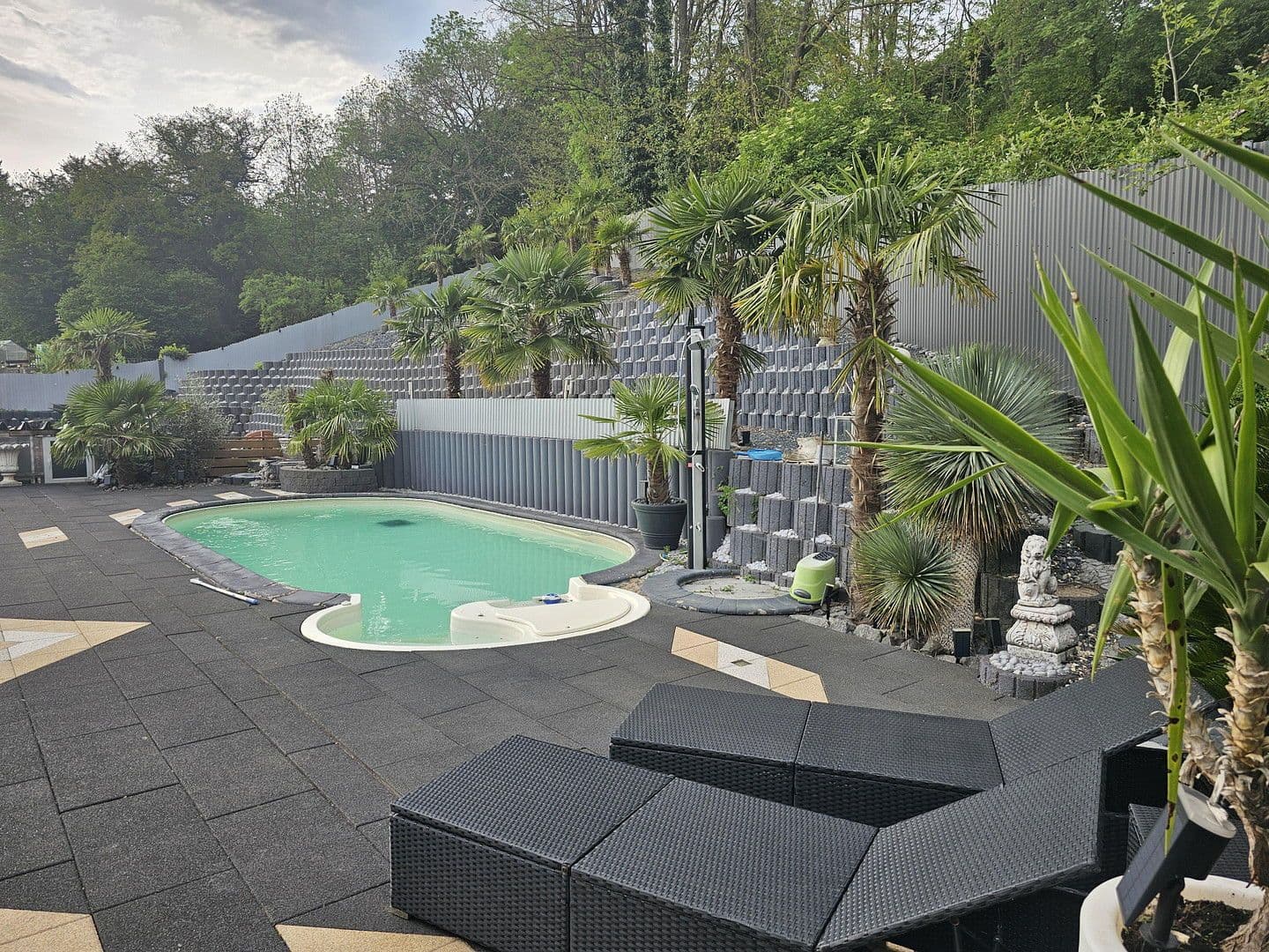 Prodej bytu 604 m², Saarbrücken, Země Sársko Prodej bytu 604 m², Saarbrücken, Země Sársko