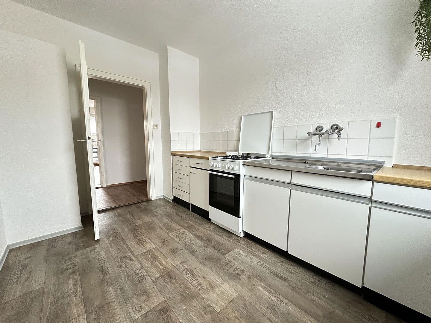 Pronájem bytu 3+1 81 m², Margaretenstraße 14, Wilhelmshaven, Dolní Sasko Pronájem bytu 3+1 81 m², Margaretenstraße 14, Wilhelmshaven, Dolní Sasko