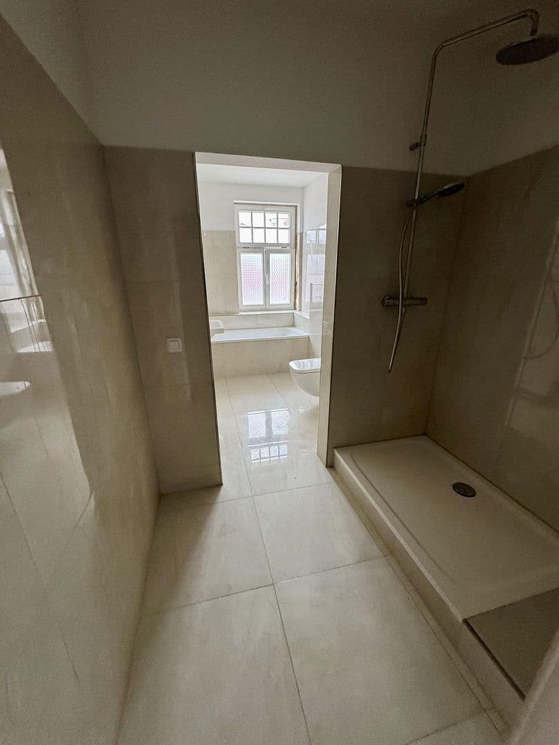 Pronájem bytu 6+1 145 m², Gottlaßstr. 4, Leipzig, Sasko Pronájem bytu 6+1 145 m², Gottlaßstr. 4, Leipzig, Sasko