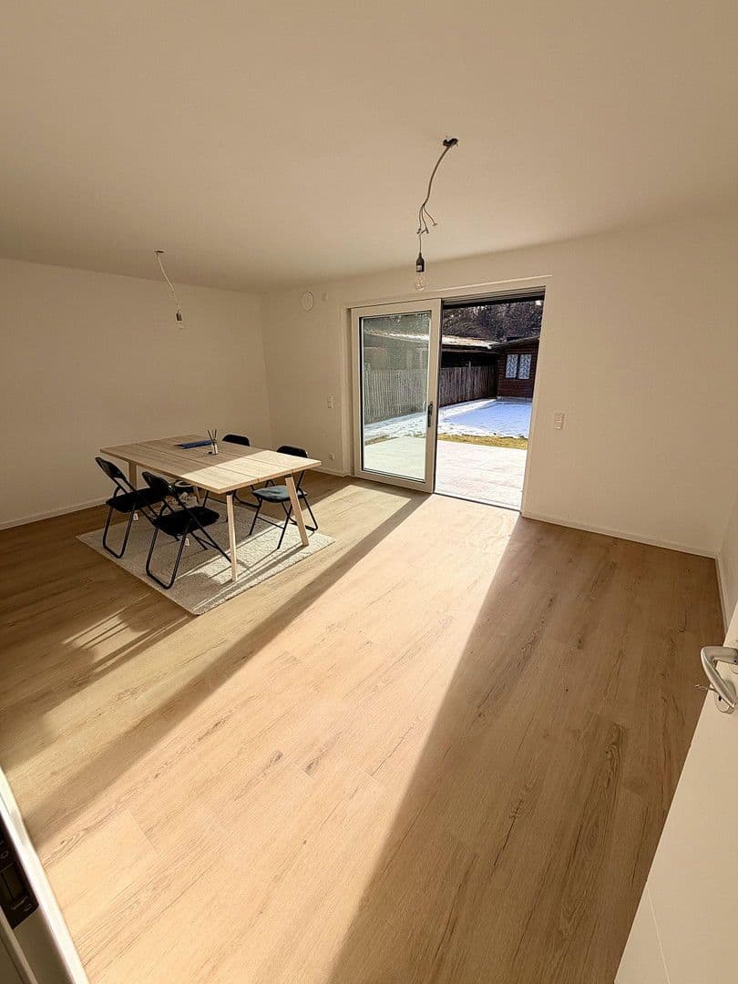 Prodej domu 152 m², pozemek 521 m², Siedlerstraße 4, Baierbrunn, Bavorsko Prodej domu 152 m², pozemek 521 m², Siedlerstraße 4, Baierbrunn, Bavorsko