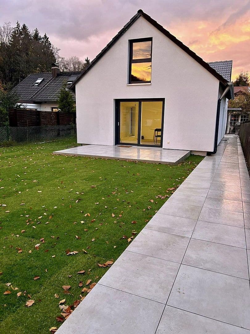 Prodej domu 152 m², pozemek 521 m², Siedlerstraße 4, Baierbrunn, Bavorsko Prodej domu 152 m², pozemek 521 m², Siedlerstraße 4, Baierbrunn, Bavorsko