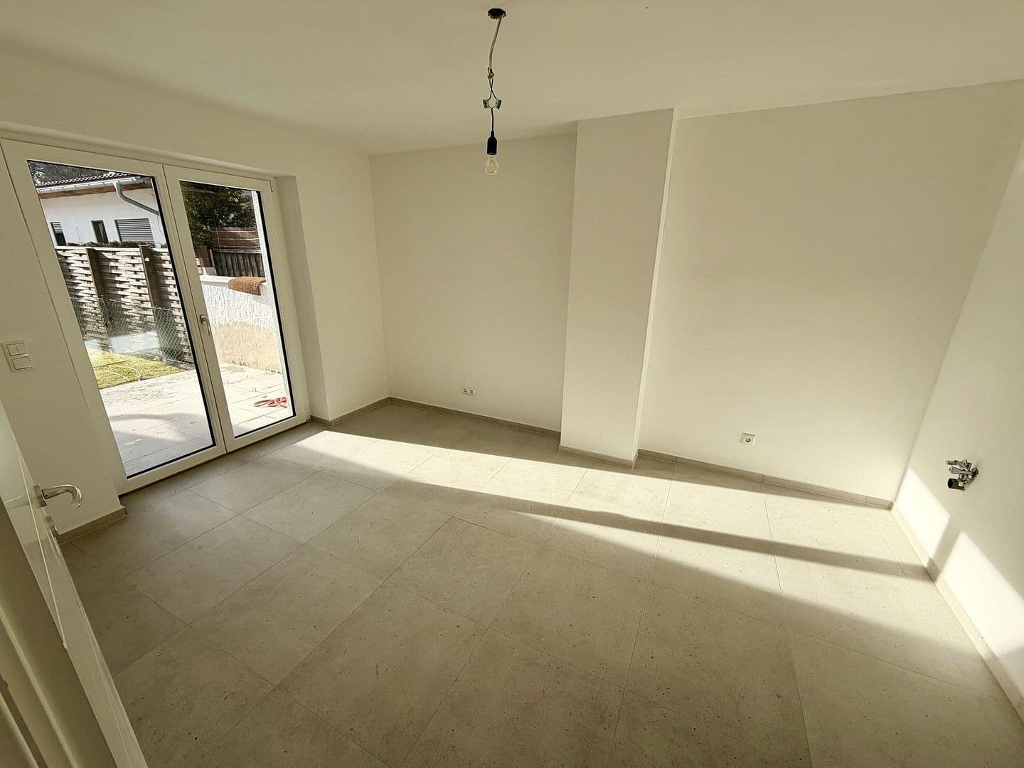 Prodej domu 152 m², pozemek 521 m², Siedlerstraße 4, Baierbrunn, Bavorsko Prodej domu 152 m², pozemek 521 m², Siedlerstraße 4, Baierbrunn, Bavorsko
