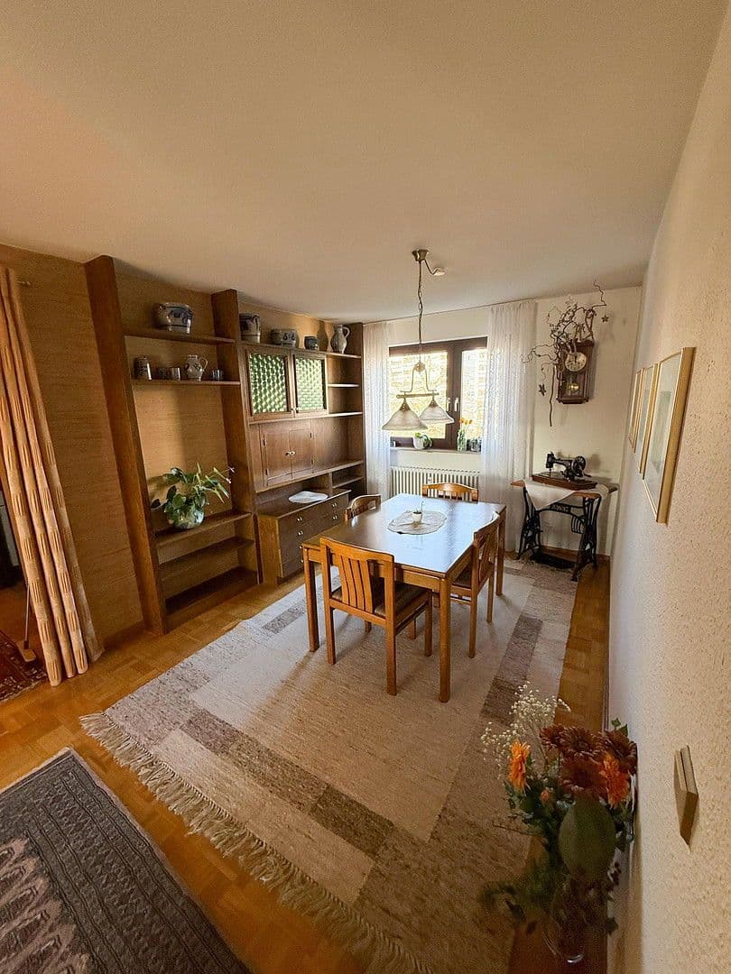 Prodej bytu 4+1 91 m², Müglitzerweg 6, Göppingen, Bádensko-Württembersko Prodej bytu 4+1 91 m², Müglitzerweg 6, Göppingen, Bádensko-Württembersko