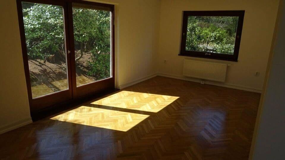 Prodej domu 100 m², pozemek 1.005 m², Neugrabener Bahnhofstr. 127, Hamburg, Hamburg Prodej domu 100 m², pozemek 1.005 m², Neugrabener Bahnhofstr. 127, Hamburg, Hamburg