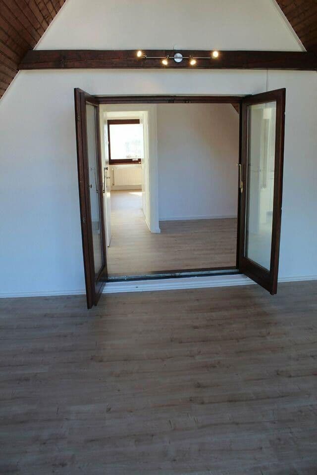 Prodej domu 100 m², pozemek 1.005 m², Neugrabener Bahnhofstr. 127, Hamburg, Hamburg Prodej domu 100 m², pozemek 1.005 m², Neugrabener Bahnhofstr. 127, Hamburg, Hamburg