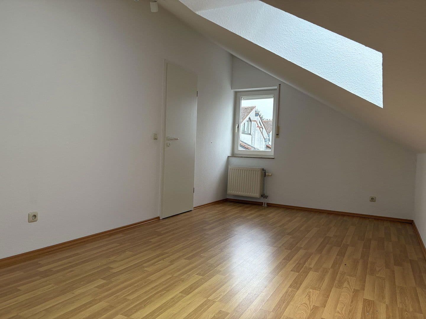 Pronájem domu 230 m², pozemek 250 m², Wiesbaden-Sonnenberg, Hessen Pronájem domu 230 m², pozemek 250 m², Wiesbaden-Sonnenberg, Hessen