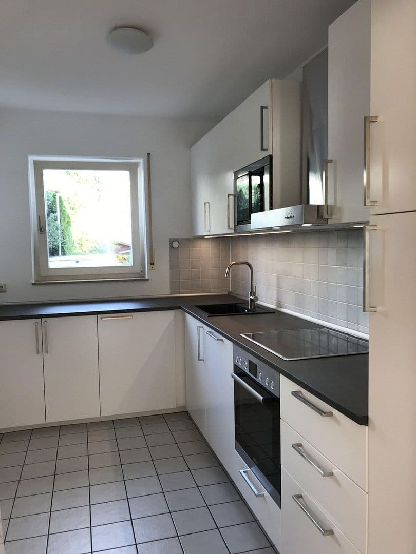 Pronájem domu 230 m², pozemek 250 m², Wiesbaden-Sonnenberg, Hessen Pronájem domu 230 m², pozemek 250 m², Wiesbaden-Sonnenberg, Hessen