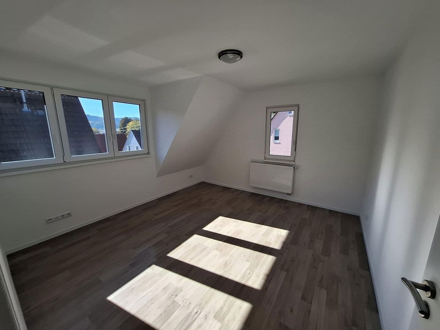 Prodej domu 130 m², pozemek 209 m², Albstadt, Bádensko-Württembersko Prodej domu 130 m², pozemek 209 m², Albstadt, Bádensko-Württembersko