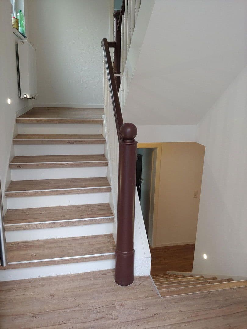 Prodej domu 130 m², pozemek 209 m², Albstadt, Bádensko-Württembersko Prodej domu 130 m², pozemek 209 m², Albstadt, Bádensko-Württembersko