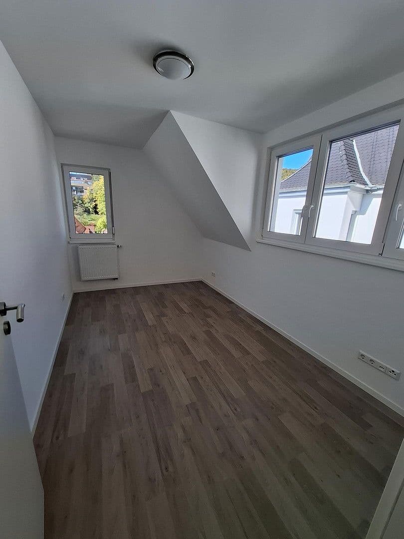 Prodej domu 130 m², pozemek 209 m², Albstadt, Bádensko-Württembersko Prodej domu 130 m², pozemek 209 m², Albstadt, Bádensko-Württembersko