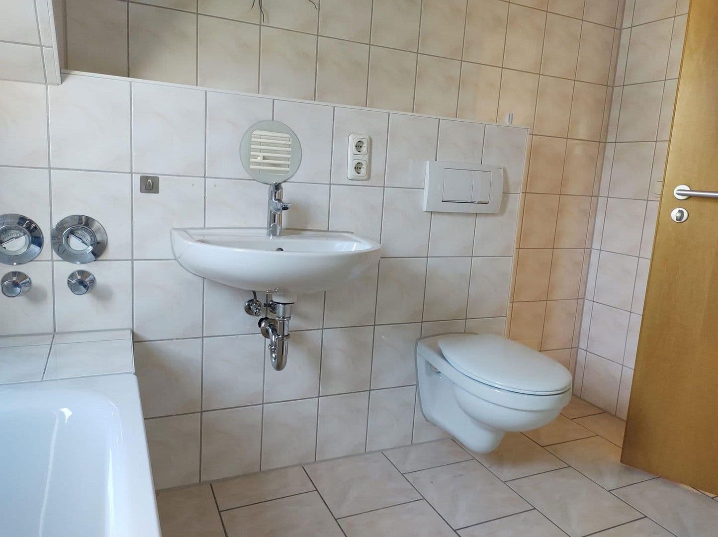 Prodej bytu 4+1 100 m², Rostock, Mecklenburg-Vorpommern Prodej bytu 4+1 100 m², Rostock, Mecklenburg-Vorpommern