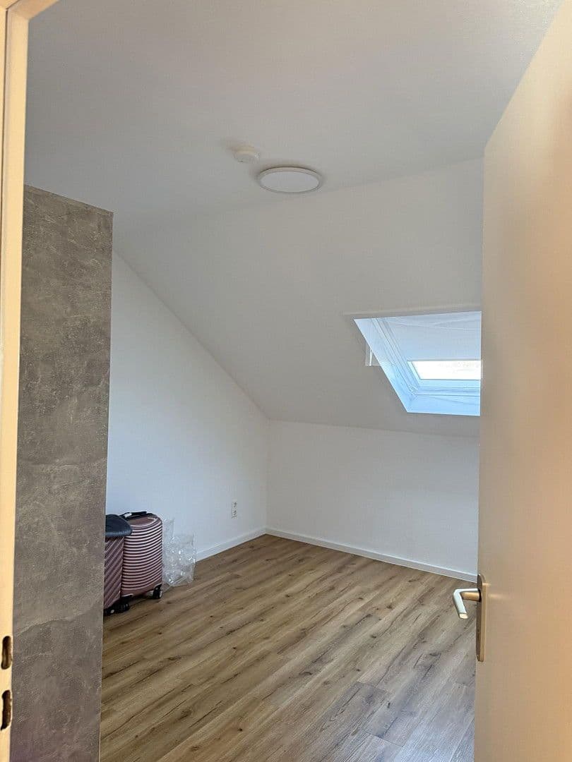 Pronájem bytu 2+1 44 m², St.-Georgen-Steige 17, Pforzheim, Bádensko-Württembersko Pronájem bytu 2+1 44 m², St.-Georgen-Steige 17, Pforzheim, Bádensko-Württembersko