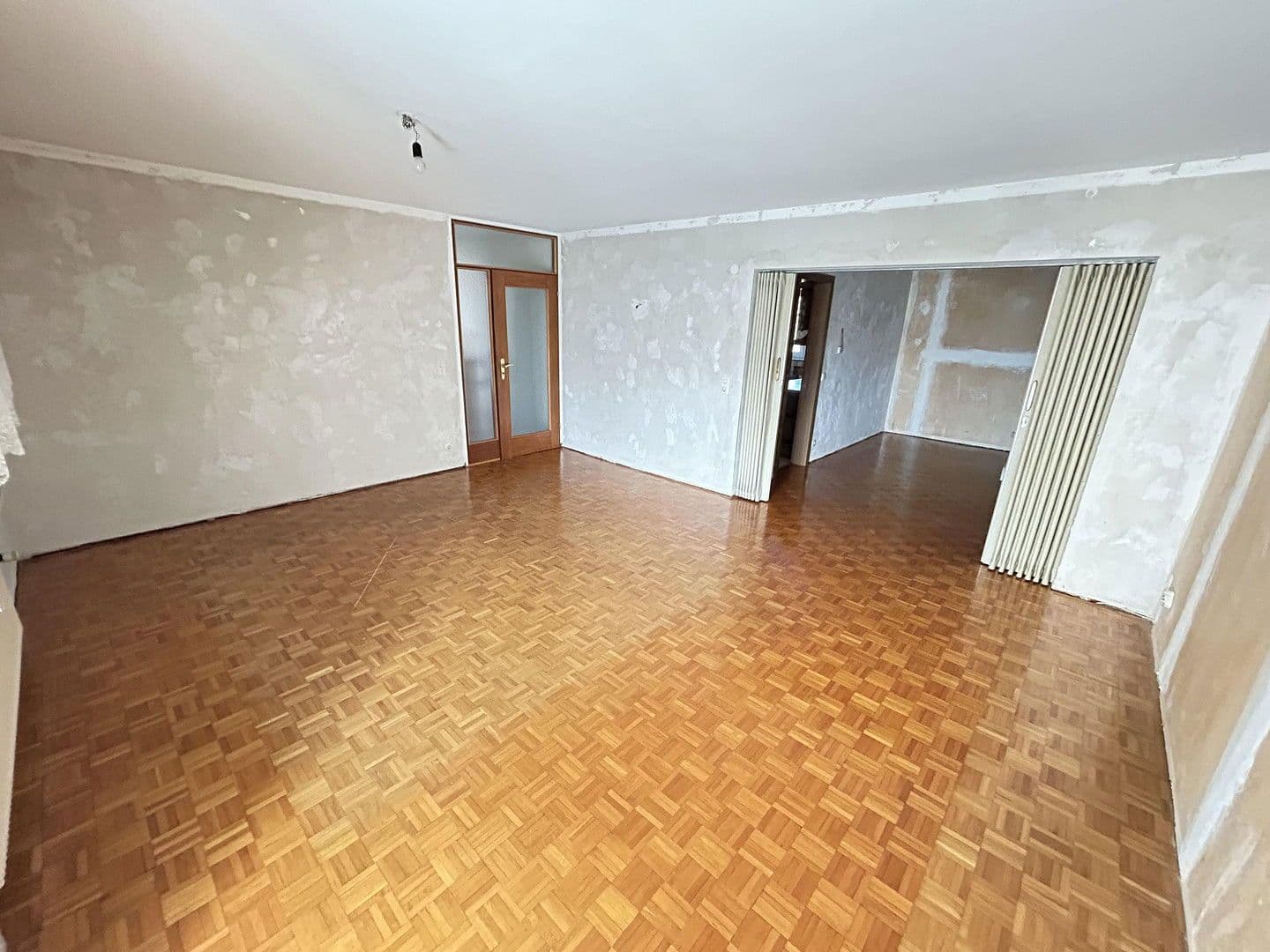 Prodej domu 250 m², pozemek 1.053 m², Ehningen, Bádensko-Württembersko Prodej domu 250 m², pozemek 1.053 m², Ehningen, Bádensko-Württembersko