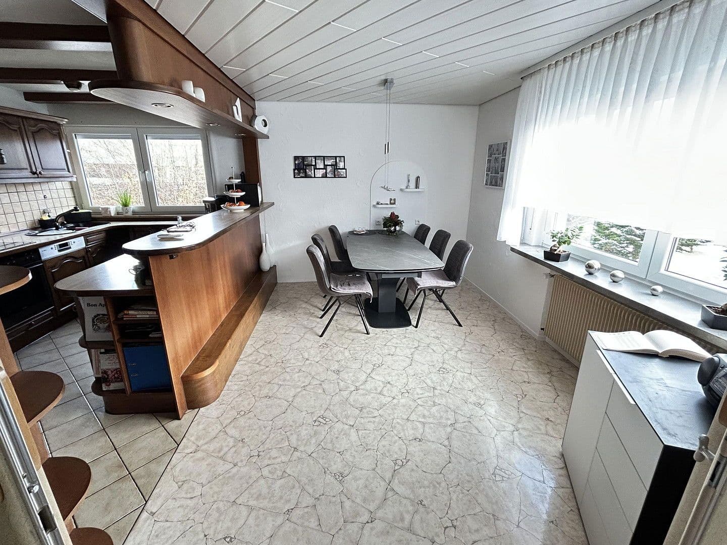 Prodej domu 250 m², pozemek 1.053 m², Ehningen, Bádensko-Württembersko Prodej domu 250 m², pozemek 1.053 m², Ehningen, Bádensko-Württembersko