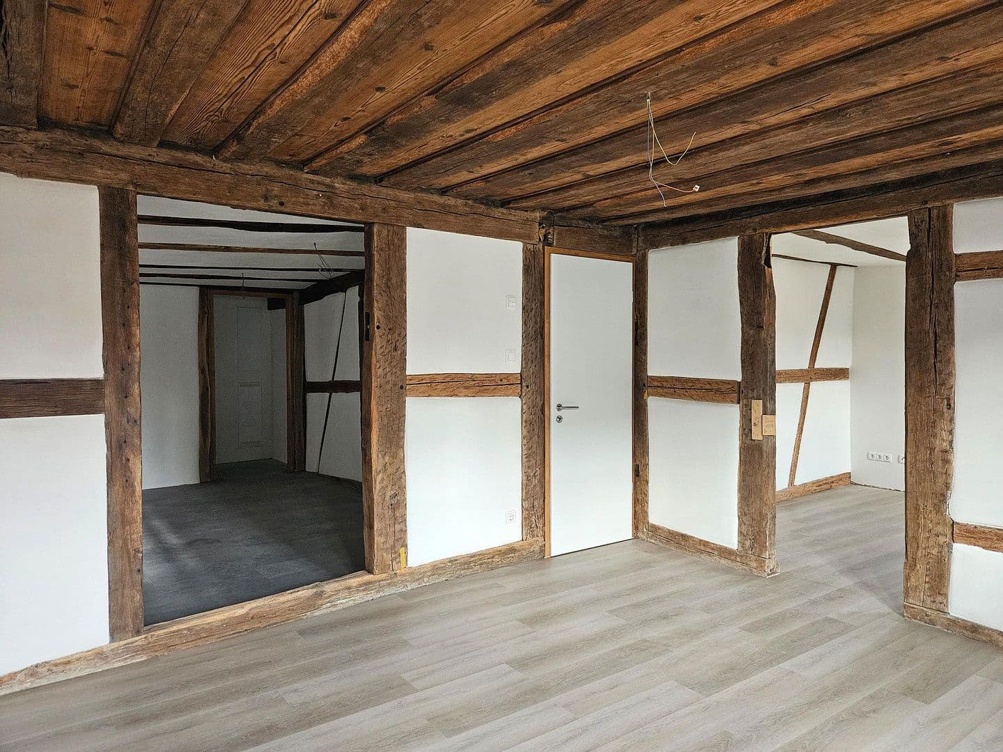 Pronájem bytu 5+1 128 m², Mühlacker, Bádensko-Württembersko Pronájem bytu 5+1 128 m², Mühlacker, Bádensko-Württembersko