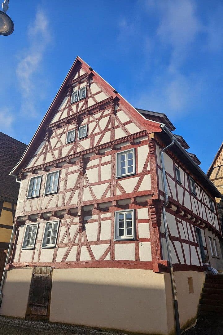 Pronájem bytu 5+1 128 m², Mühlacker, Bádensko-Württembersko Pronájem bytu 5+1 128 m², Mühlacker, Bádensko-Württembersko