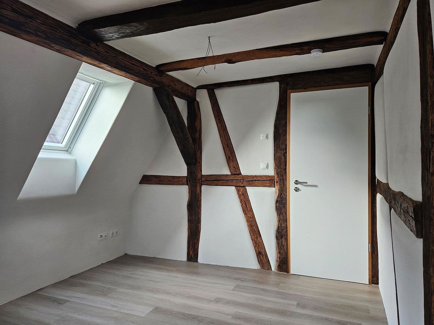 Pronájem bytu 5+1 128 m², Mühlacker, Bádensko-Württembersko Pronájem bytu 5+1 128 m², Mühlacker, Bádensko-Württembersko