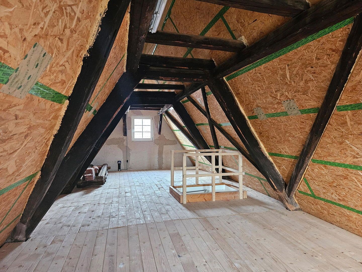 Pronájem bytu 5+1 128 m², Mühlacker, Bádensko-Württembersko Pronájem bytu 5+1 128 m², Mühlacker, Bádensko-Württembersko