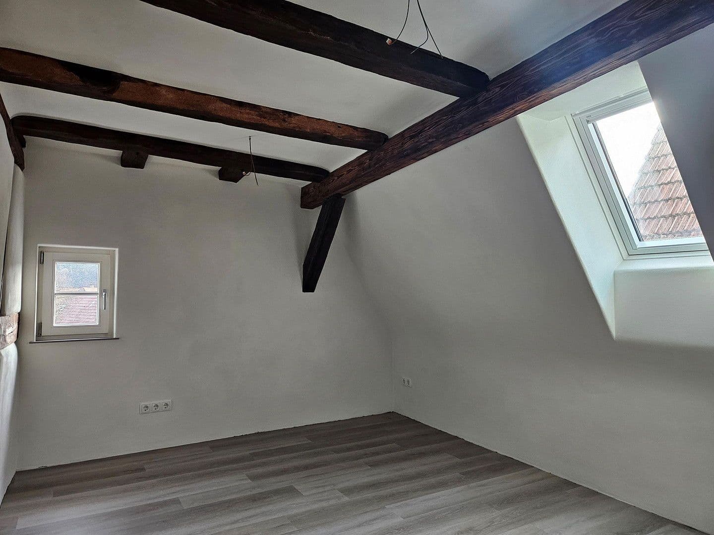 Pronájem bytu 5+1 128 m², Mühlacker, Bádensko-Württembersko Pronájem bytu 5+1 128 m², Mühlacker, Bádensko-Württembersko