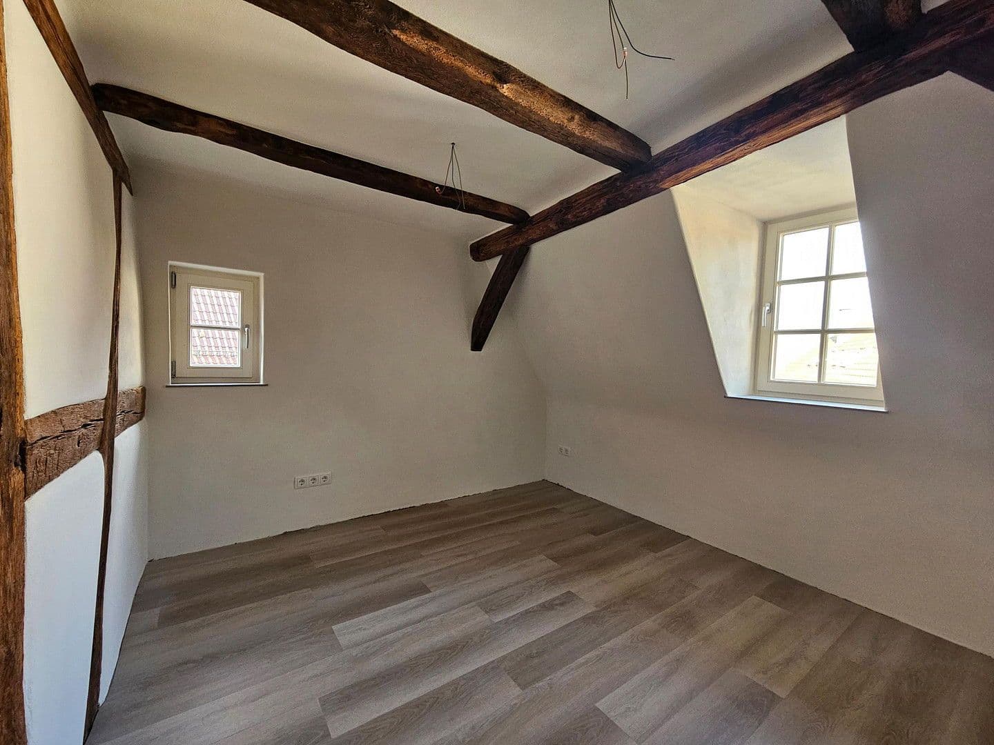 Pronájem bytu 5+1 128 m², Mühlacker, Bádensko-Württembersko Pronájem bytu 5+1 128 m², Mühlacker, Bádensko-Württembersko