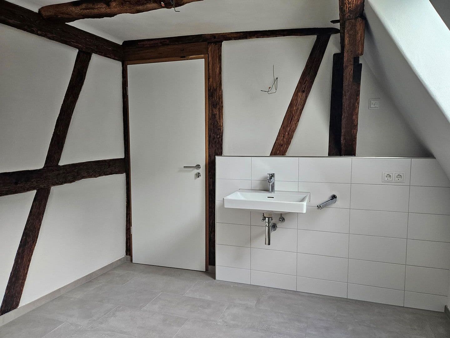 Pronájem bytu 5+1 128 m², Mühlacker, Bádensko-Württembersko Pronájem bytu 5+1 128 m², Mühlacker, Bádensko-Württembersko