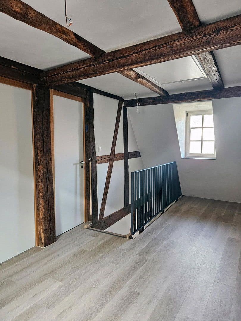 Pronájem bytu 5+1 128 m², Mühlacker, Bádensko-Württembersko Pronájem bytu 5+1 128 m², Mühlacker, Bádensko-Württembersko